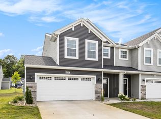 3031 S Sedge Wren Dr SW, Grandville, MI 49418