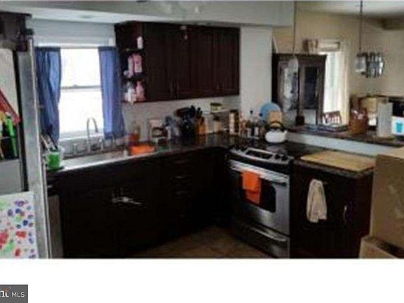 4th image of 517 E Vine St