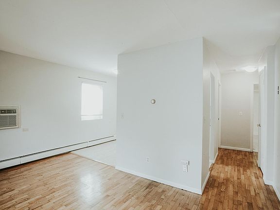 4th image of 2212 Bryant Ave S APT 302