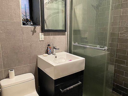 5th image of 124 E 103rd St #A