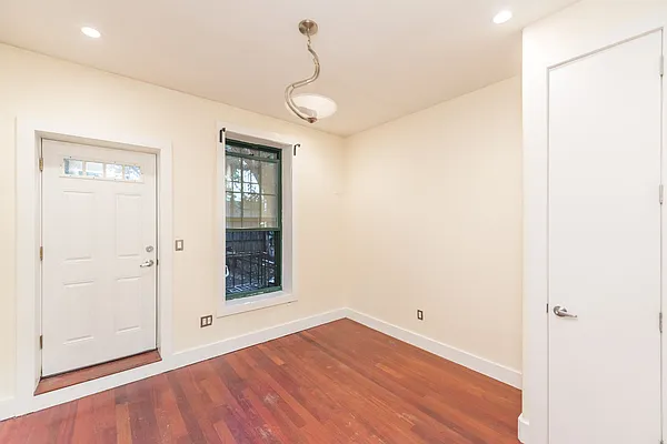 Rented by Nooklyn NYC LLC | media 19