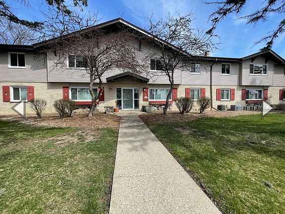 2nd image of N114W15556 Sylvan Cir #8