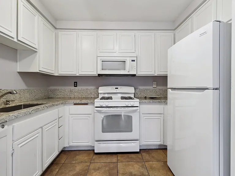 24686 Golfview Dr — Photo 35