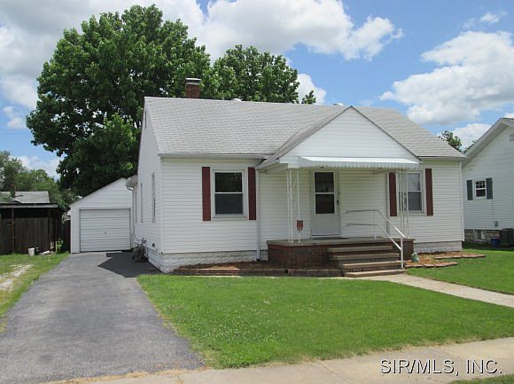 1st image of 517 N 1st St