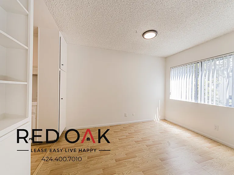 319 S Clark Dr #108 — Photo 7