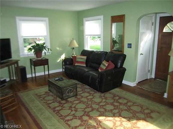 3rd image of 2119 Blair Blvd
