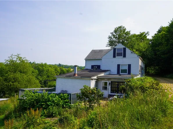 111 Gatty Ln, Tarentum, PA 15084