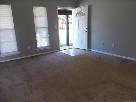 2nd image of 801 N Talihina St