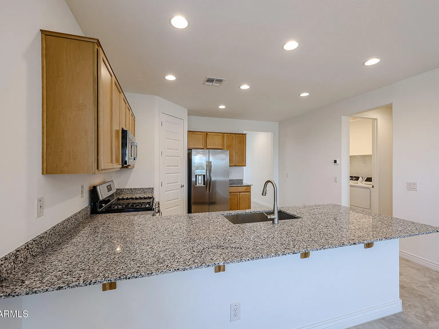 4 bed, 2.5 bath, 1980 sqft, $2,450 — Photo 3