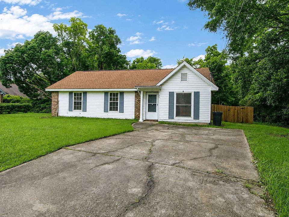 1st image of 8126 Crystal Wells Pl
