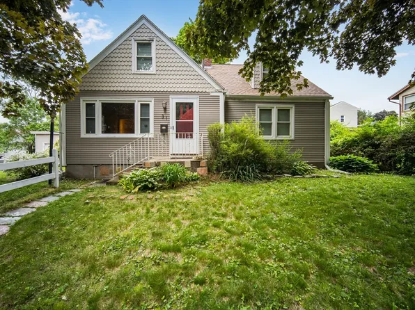 31 Erie Ave, Holyoke, MA 01040