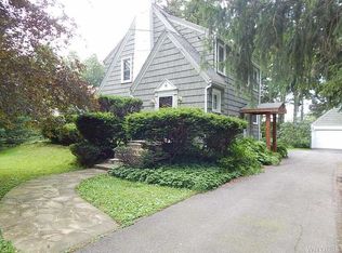 3412 Old Lakeview Rd, Hamburg, NY 14075