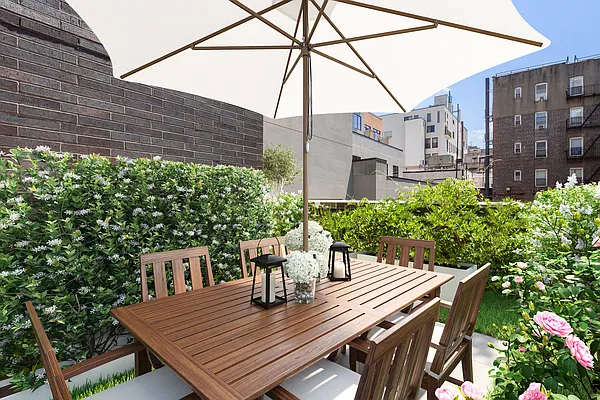 Sold by Douglas Elliman | media 10