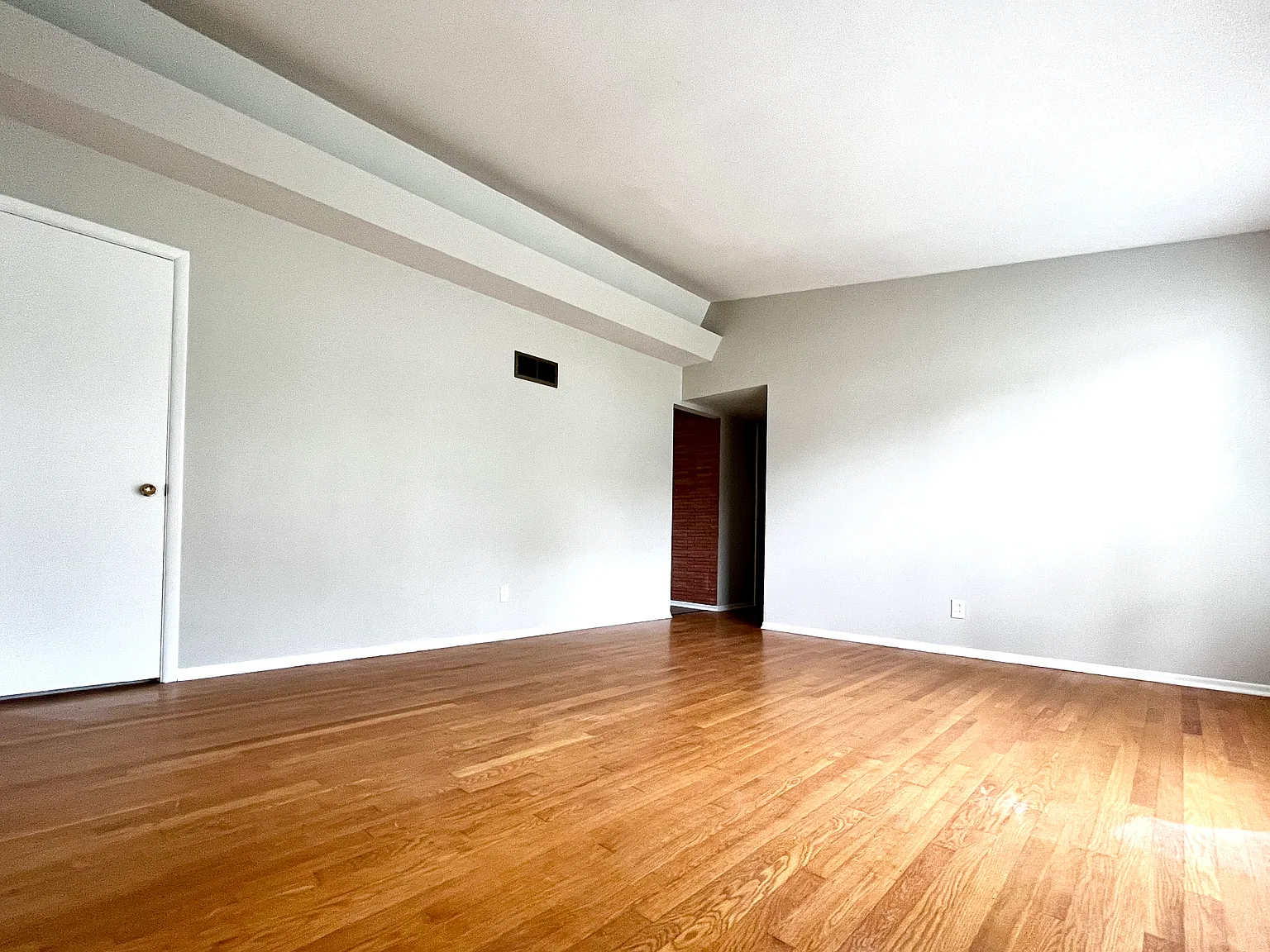 3 bed, 1066 sqft, $1,600 — Photo 2