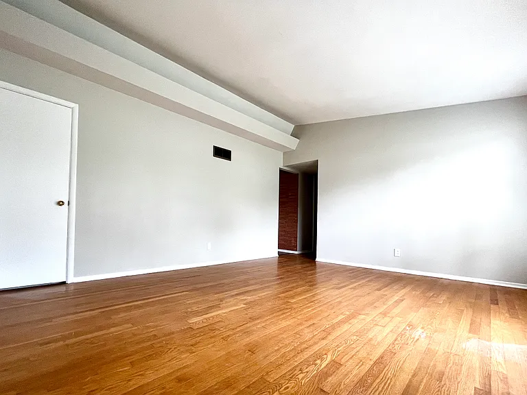 880 Gladiola Dr — Photo 2