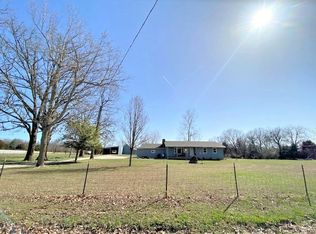 2584 E Southernview Rd, Ozark, MO 65721