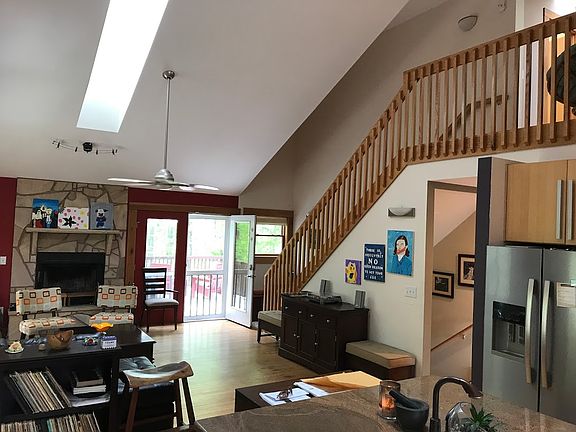 2nd image of 1759 Ginger Ln
