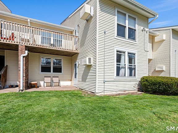 2nd image of 949 Pleasant Valley Road #7-4