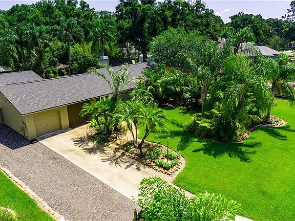 4th image of 3929 Lake Joyce Dr
