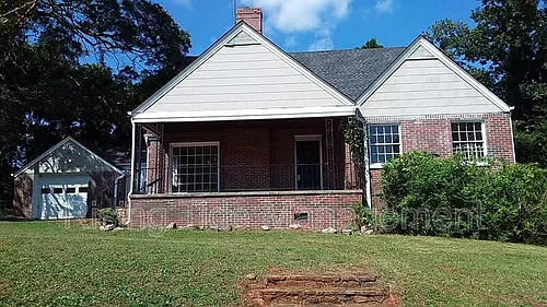 229 Pinewood Ave Photo 1