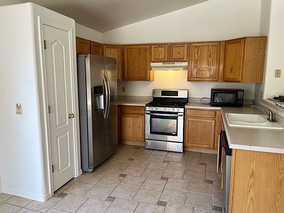 3rd image of 2325 W Silver River Way