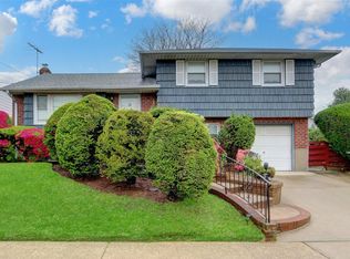 106 Osborne Rd, West Hempstead, NY 11552