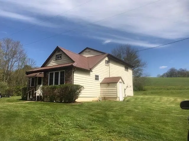 2004 E Valley Rd photo 1