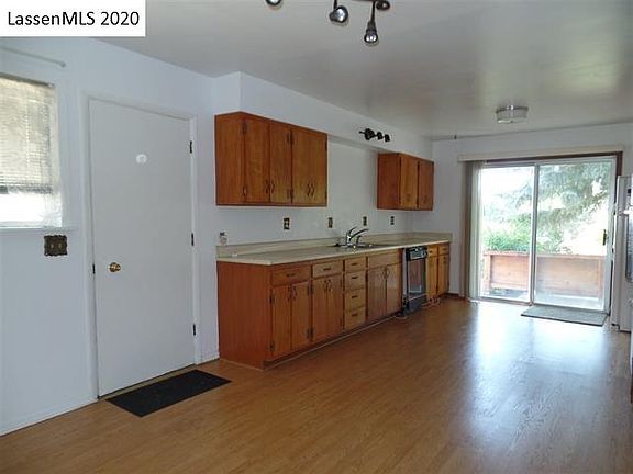 5th image of 565 Parkdale Ave