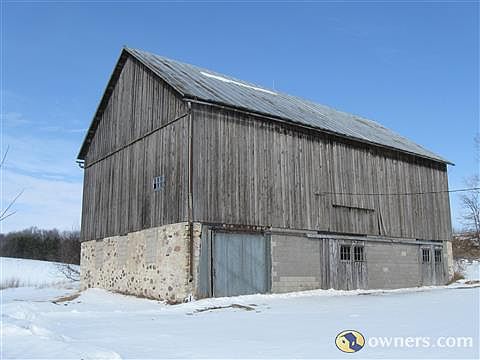 Barn, raised 1910