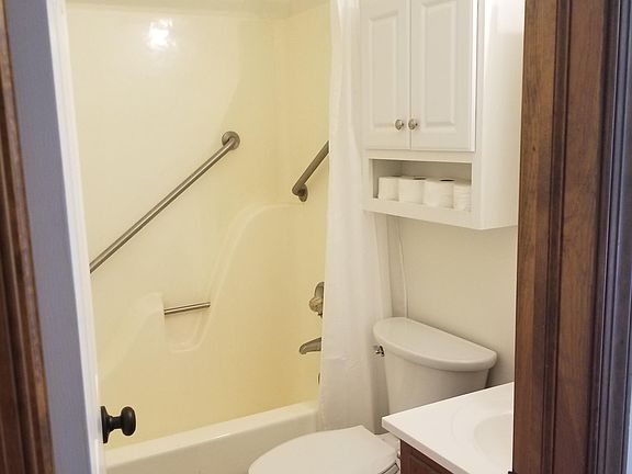 5th image of 8310 Fieldshire Dr
