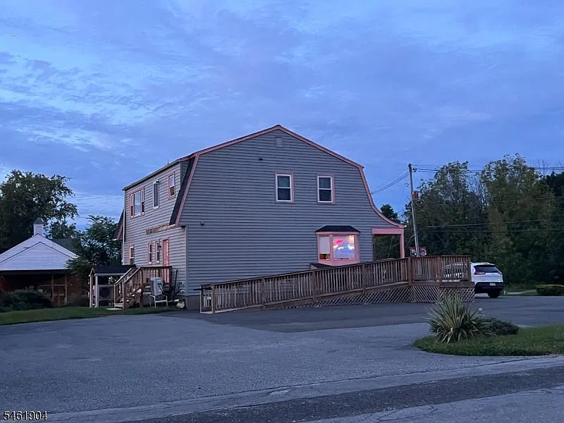 2 bed, 1620 sqft, $2,300 — Photo 2