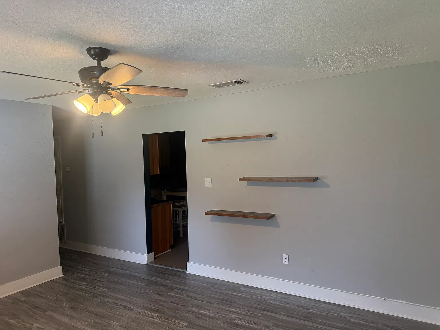 4 bed, 1256 sqft, $1,950 — Photo 3