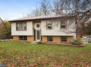 3036 Vineyard Rd, Falling Waters, WV 25419