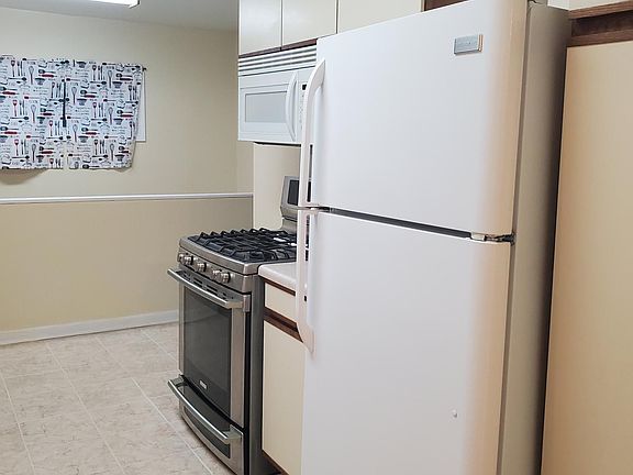 4th image of 1039 Franklin Ave