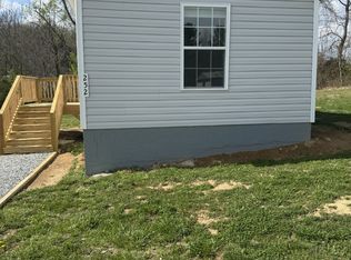 252 Friendly Cir, Hendersonville, NC 28792