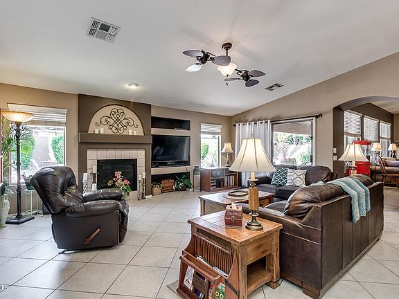 4th image of 8838 W Potter Dr