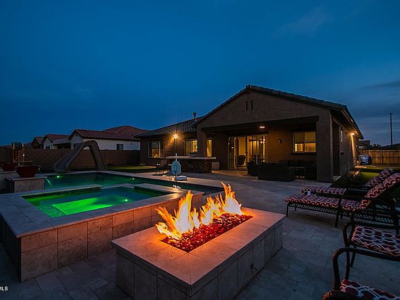 3rd image of 2838 E Bellerive Dr