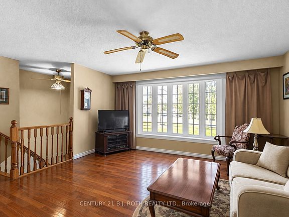 2nd image of 2067 Marchmont Rd