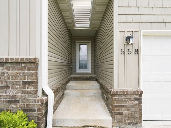 4th image of 558 S Abigail Avenue