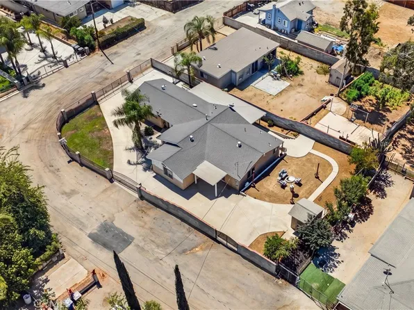 6066 Highpoint Dr, Riverside, CA 92505