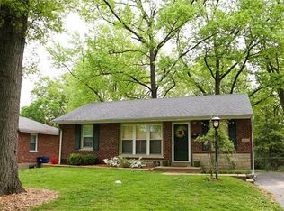1214 Oakleaf Dr, Saint Louis, MO 63119