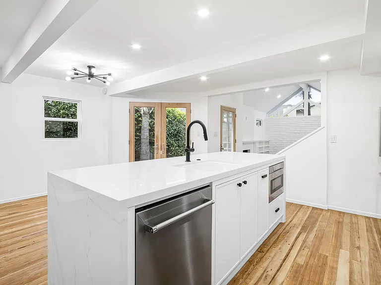 404 Prospect St — Photo 4