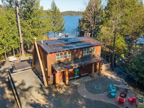 2376 Shady Ln, Nanaimo, BC V9K 2L7