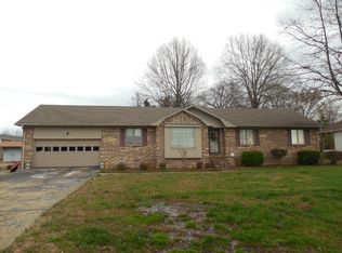 224 Rolling Meadows Dr, Martin, TN 38237