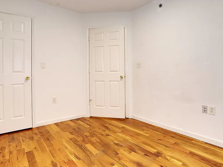 236 Van Horne St #3B — Photo 11