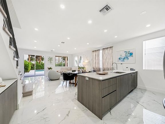 4th image of 1516 SW 4th Avenue #1516