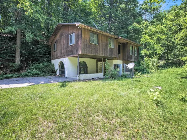 5457 N Manitou Trl W, Leland, MI 49654