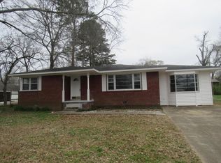 301 McCarley Ave, Booneville, MS 38829
