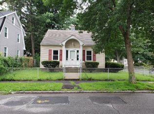 40 Norman St, Springfield, MA 01104