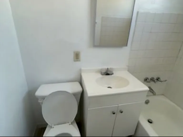 18151 Roscoe Blvd #G — Photo 3
